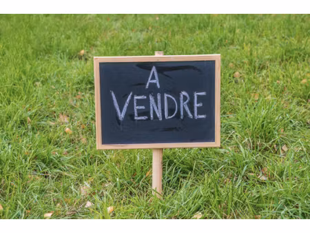 vente terrain à lieusaint (50700)  63 000 €