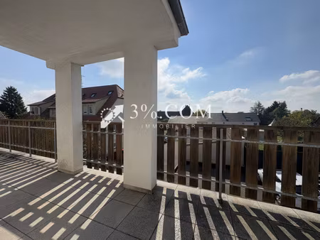 3%com bel appartement avec terrasse de 26m2 au centre du village.