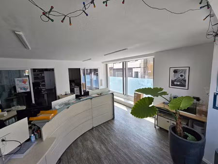 le foirail -- local commercial occupé en coeur de saint-palais