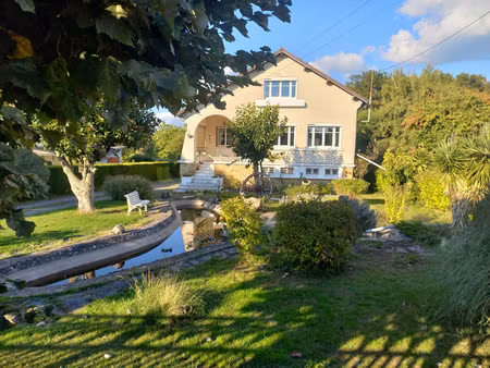 vierzon quartier prisé vaste maison d'environ 130m2 sur beau terrain de plus de 3000m2