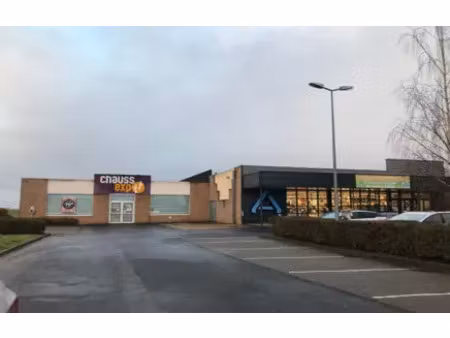 local commercial à louer 479 m²