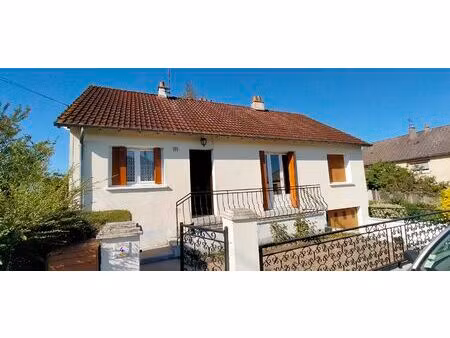 maison individuelle de 82 m2  3 chambres  garage  terrain clos de 561 m2