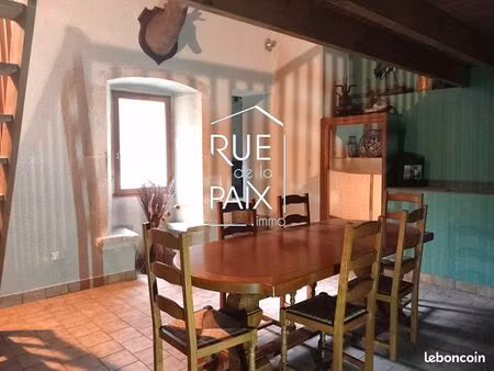 immeuble 10 pièces 247 m²