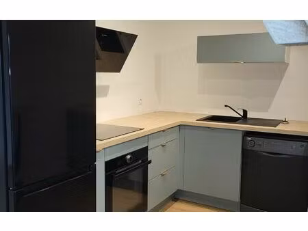 location appartement  105 m² t-4 à sarbazan  680 €