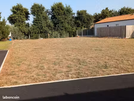 terrain constructible viabilisé 609 m2