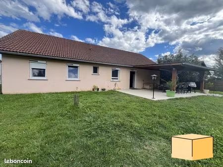 villa 5 pièces 100 m²