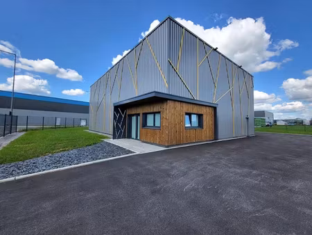 location locaux professionnels 300 m² à sable-sur-sarthe (72300)  2 400 €