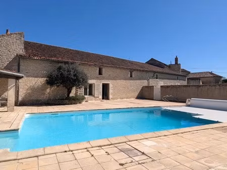 vente maison 5 pièces 201 m² à neuville-de-poitou (86170)  498 700 €