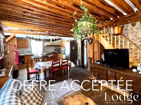 vente appartement 3 pièces 82 m² à saint-martin-de-queyrières (05120)  289 000 €