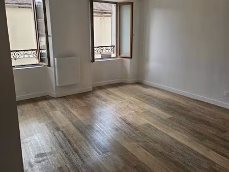 location appartement 3 pièces 70 m² à dixmont (89500)  635 €