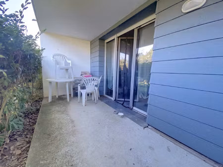 t2 entierement meuble 42m2 avec 2 places de parking