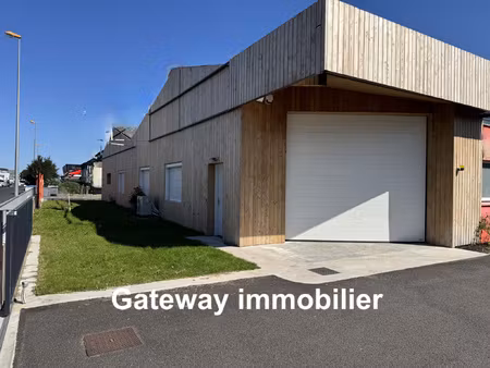 entrepôt et bureaux 590m2 clermont-ferrand le brezet 3700eur/m