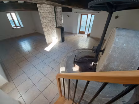 au coeur du village  charmante maison ancienne  env.130m2 ha