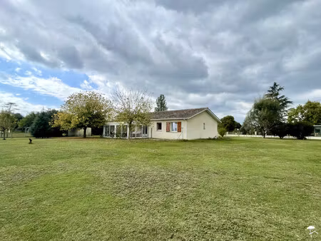 pavillon 3 chambres +garage+ véranda  terrain de2200 m2