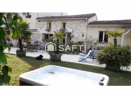 très belle maison en pierre entièrement rénovée