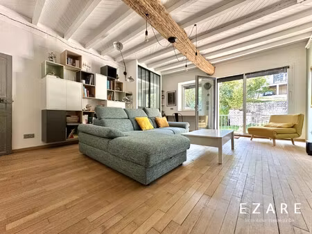 maison de charme en pierre avec dépendance et vue dégagée