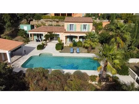 magnifique villa avec piscine et poolhouse sur un terrain de 2.900 m²