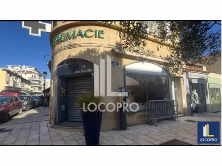 a louer - local commercial - 79 m2 - cros de cagnes
