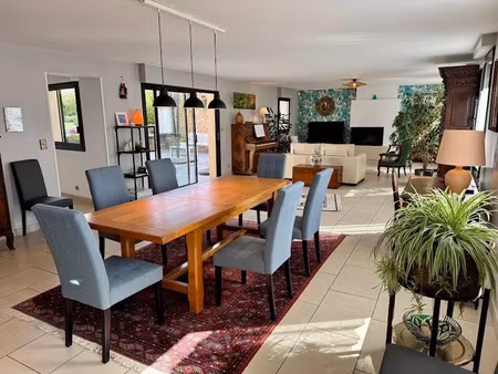 vente maison 6 pièces 180 m² à la chaussée-tirancourt (80310)  313 000 €