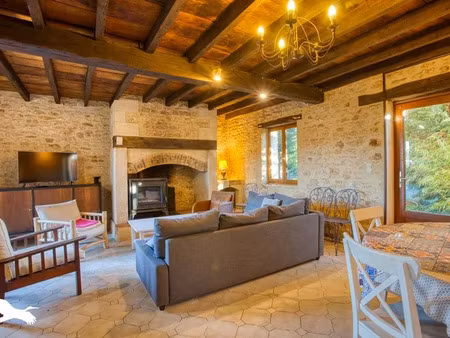 vente maison 7 pièces 180 m² à saint-léon-sur-vézère (24290)  161 250 €