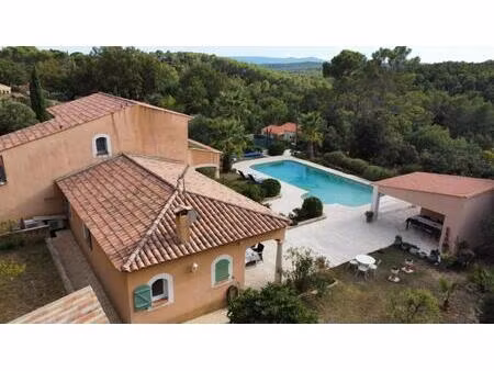 magnifique villa avec piscine et poolhouse sur un terrain de 2.900 m²