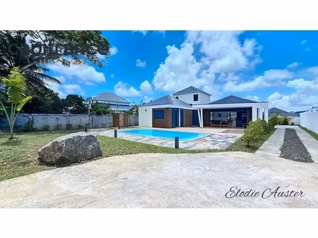 villa d'architecte t5 moderne et meublée avec piscine