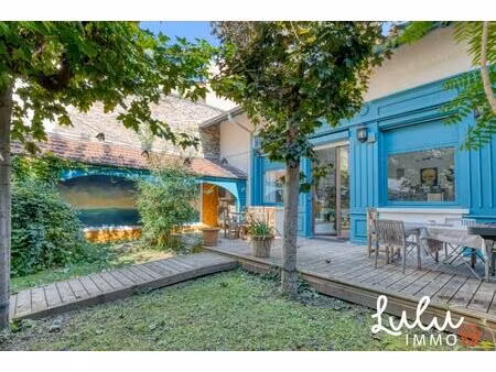 loft unique de 200 m² avec jardin et dépendance — lyon 9  métro valmy