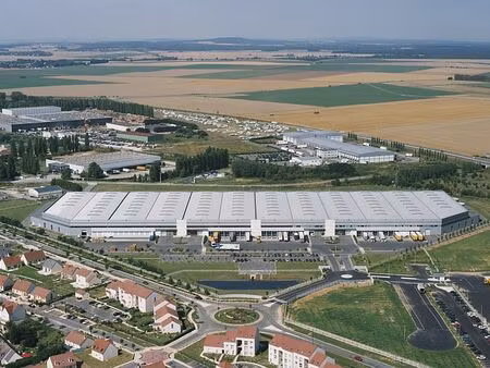 location entrepôt / local d'activités le plessis belleville 19 812 m²