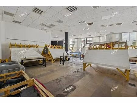 location bureau st denis 871 m²