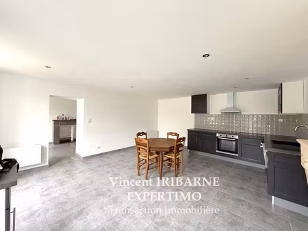 maison saintongeaise  3 chambres  garage et jardin