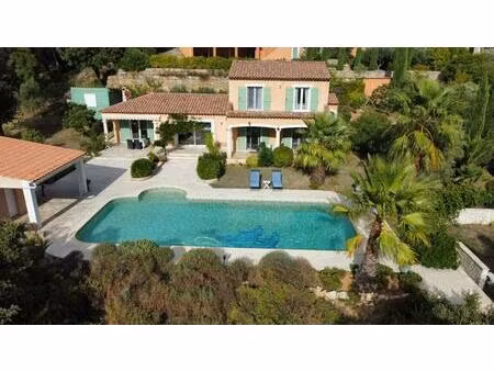 magnifique villa avec piscine et poolhouse sur un terrain de 2.900 m²