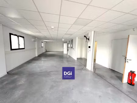 location de bureaux et atelier 290 m2 zone pôle actif à gallargues-le-montueux