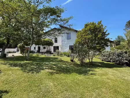 maison ancienne superbement rénovée 255 m2 sur terrain 3111 m2