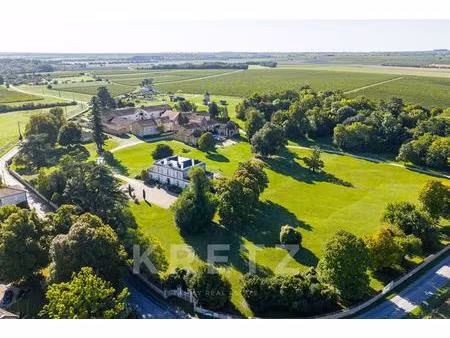 château d'exception rénové du xix? siècle sur 9 hectares au coeur