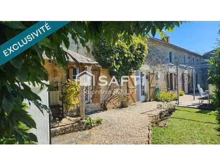 vente maison à bazoges-en-pareds (85390) : à vendre / 210m² bazoges-en-pareds
