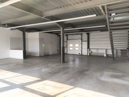 location local commercial