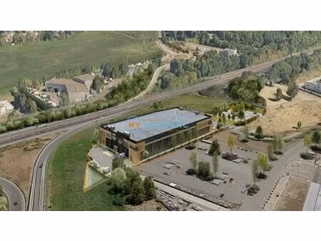 location local commercial