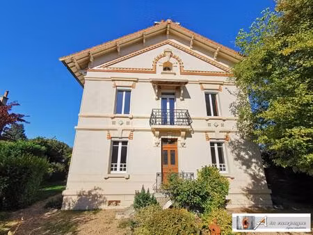 belle et grande maison bourgeoise  avec terrain  dépendance et