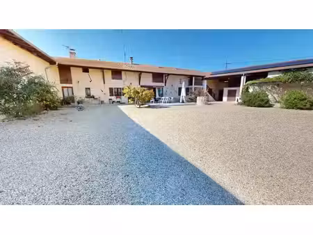 vente ferme 5 pièces 234 m² à baneins (01990)  490 000 €