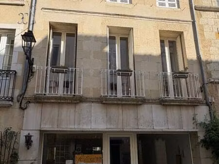 la reole - immeuble mixte  commerce avec logement