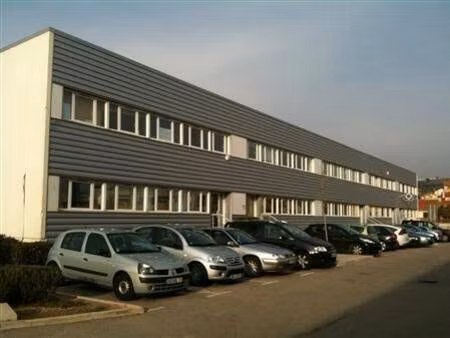 local d'activités à louer