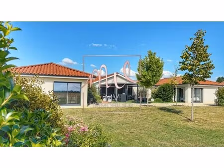 villa de luxe à vendre à pajay