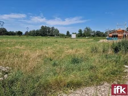 terrain constructible viabilisé à vendre