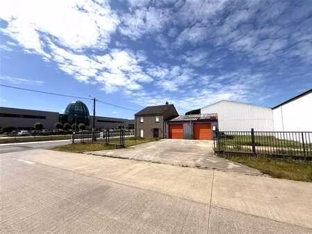 spacieuse maison d'habitation