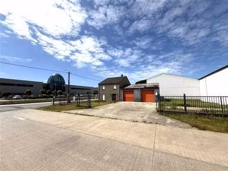 spacieuse maison d'habitation