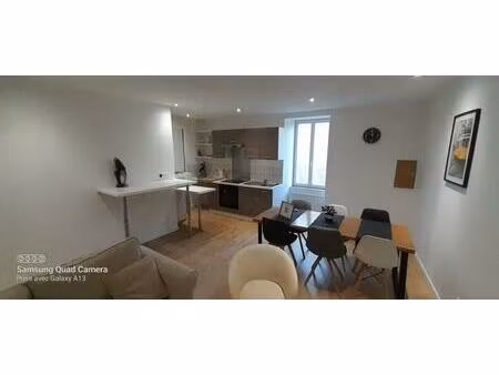 location appartement 3 pièces 93 m² à bressuire (79300)