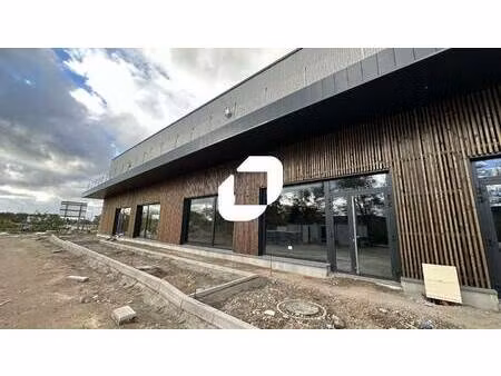 local d'activités à vendre