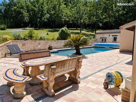 villa t5 récente a la campagne avec piscine et grand garage