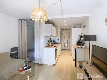 hyères est- studio de 25m2 avec espace nuit - balcon sud