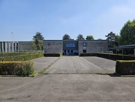 polyvalente magazijnen/kantoren